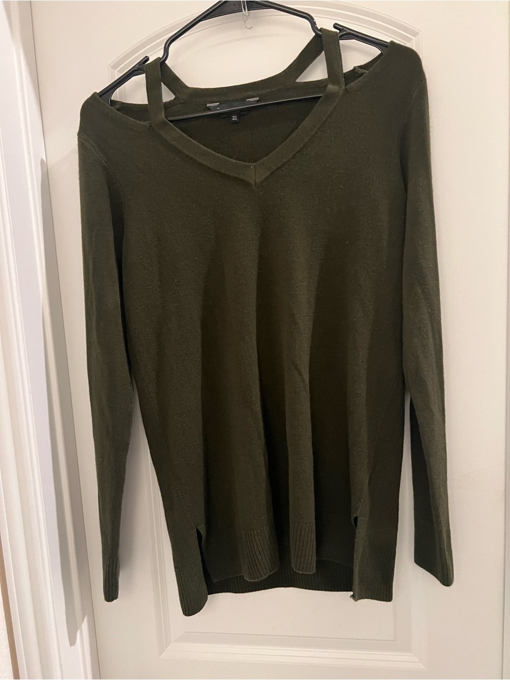 Knitwear by F&F Olive Green V-Neck Long Sleeve Sweater US 6